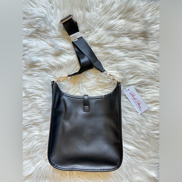 NEW faux leather crossbody bag - Picture 9 of 11